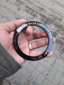 กำไลข้อมือโลหะแข็งคุณภาพสูง กันน้ำ แบบกำหนดเองได้ สำหรับผู้ชาย - Product Image 2