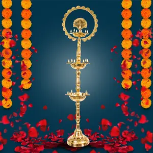 Support de lampe à huile en laiton pur de Villa d'art indien/pilier 3 étapes Diya/Deepak/lampe/lanterne avec conception de paon, Pooja, décoration intérieure