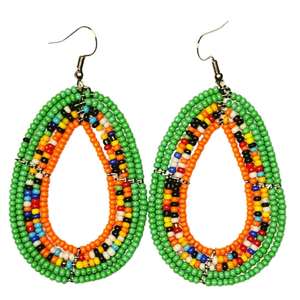 Boucles d'oreilles à broderie colorée de MD Handicrafts Bijoux faits à la main de conception d'arbre de Noël élégant pour les occasions de fête - Product Image 3