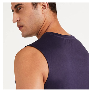 เสื้อกล้ามพอดีตัวของผู้ชายเสื้อออกกำลังกายแบบลำลองระบายอากาศได้ดีแขนกุดแบบใหม่สำหรับเพาะกายออกแบบโลโก้ได้ตามต้องการ - Product Image 4