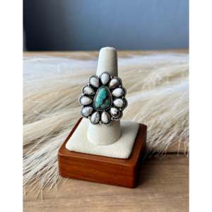 Anillo Ajustable de Plata de Ley con Incrustaciones de Piedras Multicolores Hecho a Mano en el Suroeste - Product Image 1
