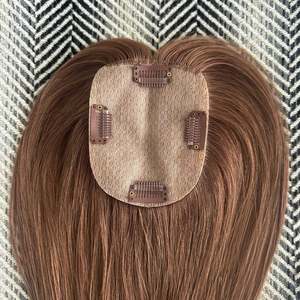 ท็อปเปอร์ผมแท้ Remy ขนาด 6x6 นิ้ว ฐานลูกไม้เย็บมือ สีน้ำตาลกลาง # 6 - Product Image 4