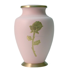 Urne funéraire en métal de style européen fait à la main pour cendres humaines prête à expédier. Urnes crématoires bon marché en vente - Product Image 6