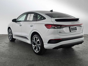 LIMPIO 2024 A U D I Q4 e-tron Sportback q u a T R O Prestige 50 - Product Image 5