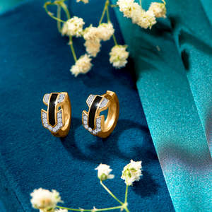 Pendientes de Aro Huggie de Oro Rosa de 18k con Perlas para Mujer, Joyería Geométrica de Diamantes para Boda - Product Image 1