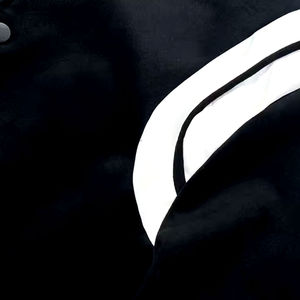 Chaqueta Bomber Varsity de béisbol para hombre personalizada al por mayor con logotipo frontal de cuello levantado a prueba de viento, impermeable, respetuosa con el medio ambiente - Product Image 3