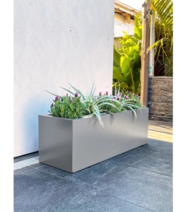 Jardinière en aluminium fabriqué à la main avec finition polie or rose écologique et durable pour l'affichage de plantes décoratives pour la maison et le jardin - Product Image 1