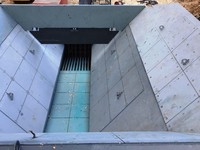 Bunker d'alimentation vibrant Constmach |   Installation de concassage de basalte durable à moteur électrique, alimentateur minier, capacité 80-100t/h, simple