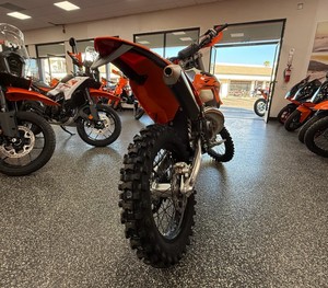 Ventes automobiles pour la moto 2026K T M300 XCW en promotion et prête à l'exportation - Product Image 5