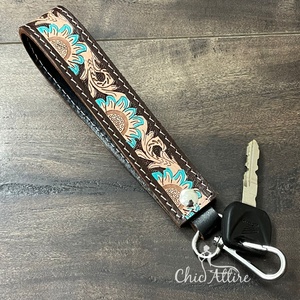 Bracelets de poignet en cuir véritable faits à la main de qualité supérieure et durables, porte-clés et lanières personnalisés pour femmes - Product Image 1