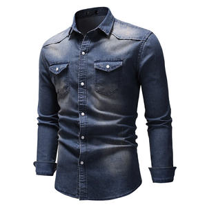 Camisa de mezclilla de lavado Vintage para hombre diseñada para una durabilidad cómoda y un estilo de calle resistente - Product Image 2
