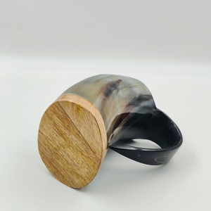 Taza de cuerno vikingo hecha a mano, jarra de cerveza rústica para cerveza, regalo de negocios único para hombres, fanáticos nórdicos, amantes medievales, logotipo de estrella - Product Image 4