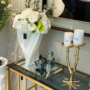 เชิงเทียนทองเหลืองโบราณสำหรับตกแต่งบนโต๊ะสีทองเงางามสำหรับห้องนั่งเล่น - Product Image 4