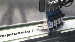 เครื่องเลเซอร์ไฟเบอร์ MOPA สำหรับการสลักสีบนสแตนเลสและอะลูมิเนียมชุบอโนไดซ์ มีจำหน่ายแล้ว - Product Image 3