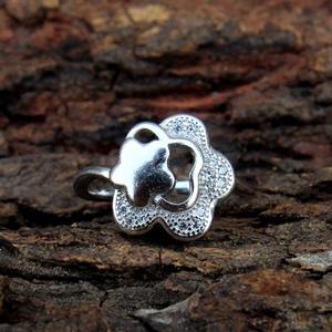 925 Solid <b>Silver</b> Floral Ring for Women Popular Art Deco Design with <b>White</b> Topaz Rhodium Plating for Weddings <b>and</b> Parties - Product Image 4