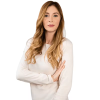 Pull en laine mérinos extra fine pour femme Gioconda, fin et élégant, tricoté plat, col rond, logo personnalisable sur le devant