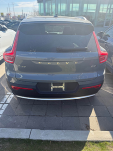 Véhicule d'occasion en excellent état 2023 pour XC60 AWD à vendre - Conduite à gauche, norme Euro IV, 1-25000 milles, 5 places - Product Image 4