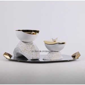 Quemador Bakhoor de incienso chapado en oro y recubierto de polvo de Color blanco de alta exigencia con soportes y bandeja de textura únicos - Product Image 1