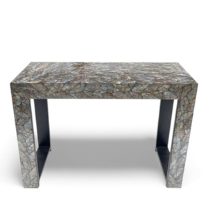 Table console en nacre, incrustation de coquillages faite à la main, mobilier de luxe pour les intérieurs raffinés - Product Image 1
