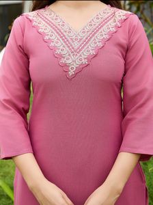 Kurta recto bordado de rayón para mujer con pantalón a juego y conjunto Dupatta Elegante ropa étnica para fiestas y ocasiones festivas - Product Image 4