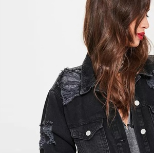 แจ็กเก็ตผ้ายีนส์ของผู้หญิงแจ็กเก็ตผ้ายีนส์มีรอยขาดสีดำย้อมติดกระดุมสไตล์ซักกลางตามสั่ง - Product Image 4