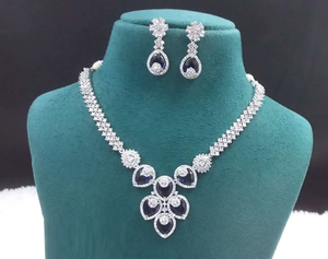 Ensemble collier et boucles d'oreilles de cérémonie de fiançailles AD Design personnalisé de haute qualité disponible au prix de gros - Product Image 1