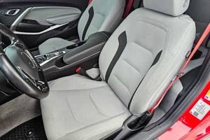 EXCELENTE ESTADO, CHEVROLET CAMARO LT1 2021, V8 DE 455 HP, CON VOLANTE A LA DERECHA/IZQUIERDA, LISTO PARA ENTREGAR - Product Image 6