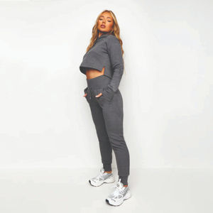 Hoodies courts pour femmes, durables, décontractés d'hiver, grandes tailles, respirants, en polyester et coton, infroissables, avec broderie 3D et impression par transfert thermique - Product Image 3