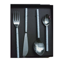 Couverts en acier inoxydable couteau fourchette cuillère ensemble Western Steak or couverts ensemble argenterie adapté pour les cadeaux de mariage événement
