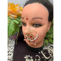 Anneaux de nez ethniques indiens faits à la main avec perles multicolores, objets de collection culturels pour l'hindouisme