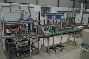 Envoltura automática de botellas de PET retráctil Envoltura automática de alta velocidad para embalaje de botellas de agua - Product Image 2