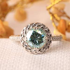 Anillo de Compromiso con Diamante Redondo de Corte Fantasía para Ella - Product Image 4