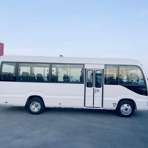 Fourgon Coaster 2024 4.0L Turbo Diesel 30 places, boîte manuelle, conduite à gauche, intérieur foncé, sièges en cuir, à vendre - Product Image 1