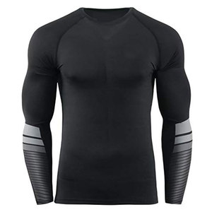 Vente en gros Rashguard à manches courtes pour hommes en polyester vierge personnalisé imprimé par sublimation respirant et maximisant l'usure - Product Image 6