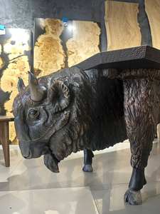 Mesa de Comedor de Lujo Hecha a Mano con Escultura de Bisonte en Madera de Olmo Sólido, Mesa Artística para Villa, Galería y Oficina Ejecutiva - Product Image 3