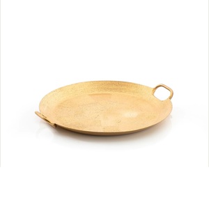 Serveur de dîner Articles de restauration Mariages et autres fêtes Plateau de service pour eau potable Plateau de service en métal à finition dorée - Product Image 1