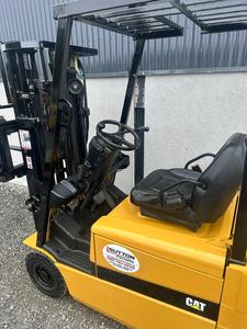 Chariot élévateur diesel Heli EP18, siège conducteur, nouveau moteur à essence, 4 roues motrices, capacité de charge de 1800 kg, garantie de 2 ans, entrepôt, fourche de 1070 mm - Product Image 3