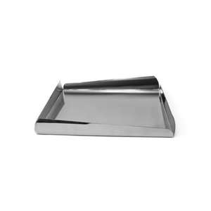 Plateau de service en acier inoxydable au design martelé avec finition miroir pour les tea-party élégants et les repas raffinés. - Product Image 6