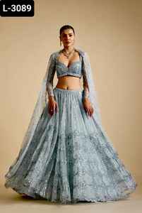 Vêtement traditionnel indien magnifique ensemble Lehenga et chemisier en filet avec chemisier à paillettes et filet Duppata avec paillettes pour femme - Product Image 5