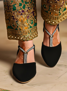 Glamour de alta calidad en cada paso Bombas de tacón de bloque de lujo con acentos de malla de diamantes de imitación Embalaje personalizado - Product Image 3