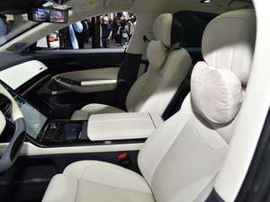 Automóvil Usado de Segunda Mano 2024 Yuan-ha-ng Y7 Edición Yuan-ha-ng, Autonomía NEDC de 201-300 km, Vehículo Eléctrico 4x4, Batería de 50-70 kWh, 120 kW - Product Image 5