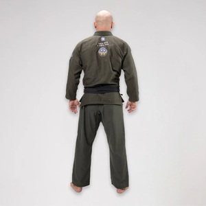 Kimono de Jiu Jitsu Personalizado 100% Algodón, Ligero, Elástico y Duradero, Conjunto de Entrenamiento con Logotipo Frontal para Uniformes de Judo y Jiu-Jitsu - Product Image 2