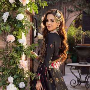 Designer de mariée Lehnga Choli pour la fête porter une broderie lourde Multi couleur mariage Lehenga Choli pour les femmes à la vente en gros 0149 - Product Image 4