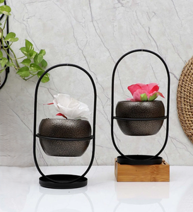 กระถางต้นไม้โลหะพร้อมขาตั้งสำหรับระเบียงห้องนั่งเล่นของตกแต่งบ้าน - Product Image 2