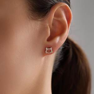 ต่างหูเพชรซิร์คอนรูปแมวเล็ก ต่างหูแมวประดับเพชร ต่างหูสำหรับคนรักแมว เงินแท้ 925 ชุบทอง 14K - Product Image 6