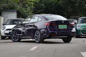 Nuevo Sedán Compacto de Lujo Serie 2, Motor Turbo Automático, Neumáticos R18, Interior Oscuro, Volante a la Izquierda, Paquete M Sport - Product Image 6