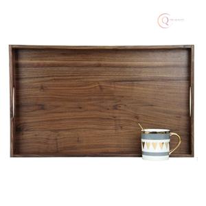 Bandeja de Servir de Madera Maciza de Lujo con Acabado Elegante, Perfecta para Servir Comida, Bebidas y con Fines Decorativos - Product Image 1