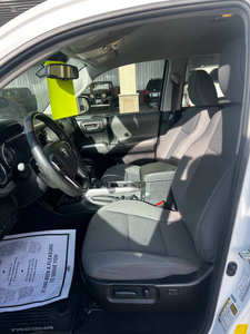 รถยนต์มือสองคุณภาพดีราคาประหยัด ปี 2021 โตโยต้า ทาโคมา พวงมาลัยซ้าย - Product Image 2