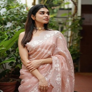 ผ้าไหมโปร่งบางนุ่มพร้อมสารีปักลาย chikankari ดีไซน์สวยทันสมัยล่าสุด - Product Image 1