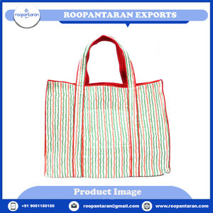Bolsos Tote Tiranga Acolchados de Algodón con Estampado Floral Hecho a Mano en India, Elegantes Accesorios para la Noche - Product Image 2